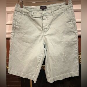 NYDJ Shorts / Size: 6 / LIFT-TUCK TECHNOLOGY / 10” Inseam / Spring / Summer